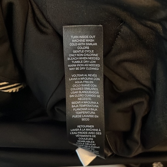 WHBM Form flattering black design dress size 8 - Picture 10 of 10